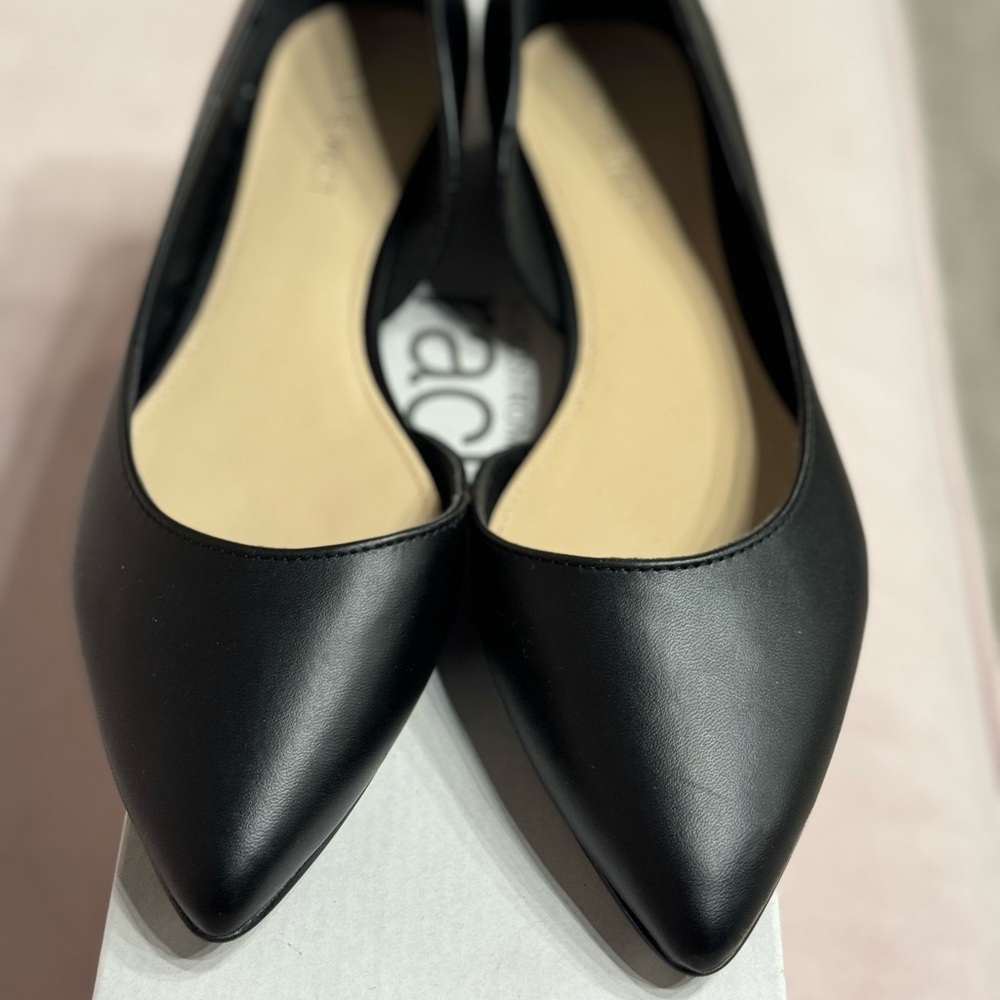 Nine West black flats (size 9)